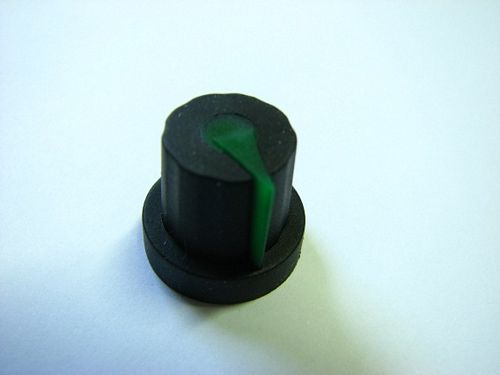 Gałka 1001 CZARNA WSKAŹNIK ZIELONY OŚ 6MM