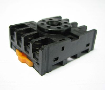 Gniazdo do przekaźnika z zaciskami śrubowymi F-083A