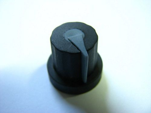 Gałka 1001 CZARNA WSKAŹNIK POPIEL OŚ 6MM