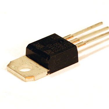 Triak BTA12-600B
