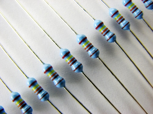 4fe5e31e9860e1592efe3464c652ad9b.jpg Rezystor metalizowany MF 0.5W 3R3 1% 0207