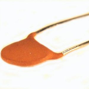 Kondensator ceramiczny 4.7NF 50V