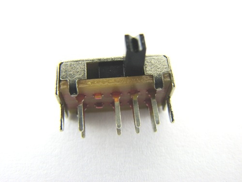 Przełącznik suwakowy SK23D07VG4-G