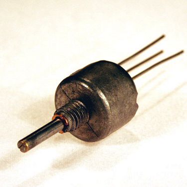 Potencjometr obrotowy TP052C 20E 470K N/M