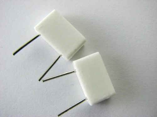 9887fea7842212bcbf96047d5eabcd44.jpg Rezystor ceramiczny MPR 2W R01 J