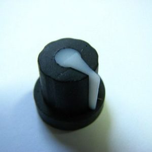 Gałka 1001 CZARNA WSKAŹNIK BIAŁY OŚ 6MM