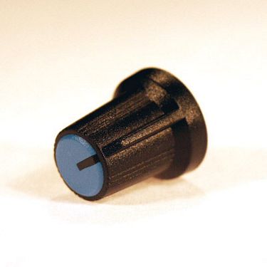 Gałka N-18 CZARNA WSKAŹNIK NIEBISKI OŚ 6MM