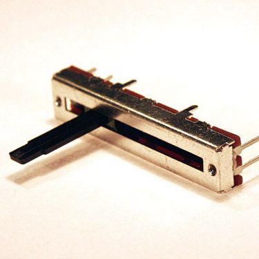 POTENCJOMETR FSV304GNP-B20K-20 C